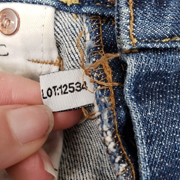 WESC Size 29 - Picture 9 of 9